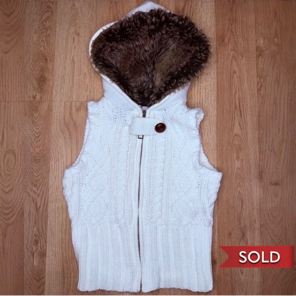Daytrip Sweaters - Daytrip Vintage Y2K White Knit Sweater Vest with Faux Fur Hood
